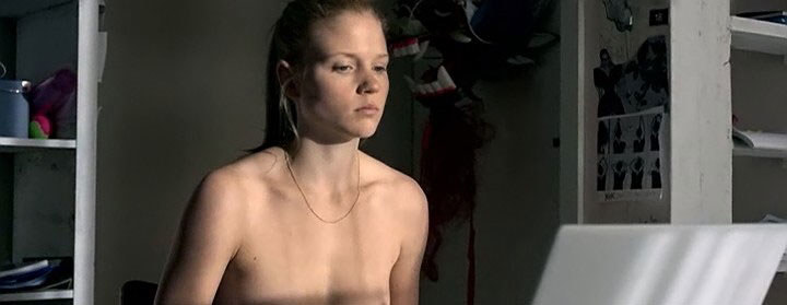 Eliza Rycembel w filmie "Obietnica"/ kadr z filmu /materiały prasowe