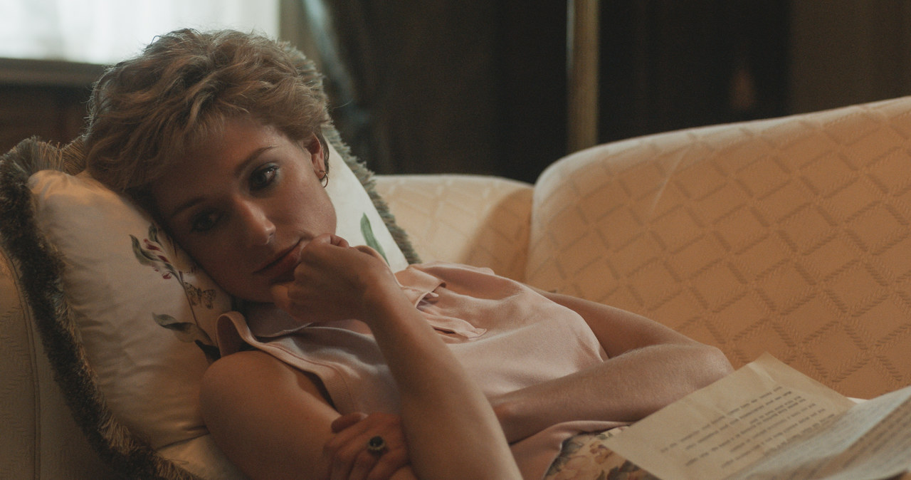 Elizabeth Debicki jako księżna Diana w piątym sezonie serialu "The Crown" /Netflix /materiały prasowe