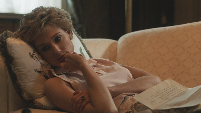 Elizabeth Debiski jako księżna Diana w  piątym sezonie serialu "The Crown" /Netflix /materiały prasowe
