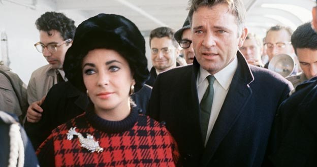 Elizabeth Taylor dwukrotnie wychodziła za mąż za Richarda Burtona /arch. AFP