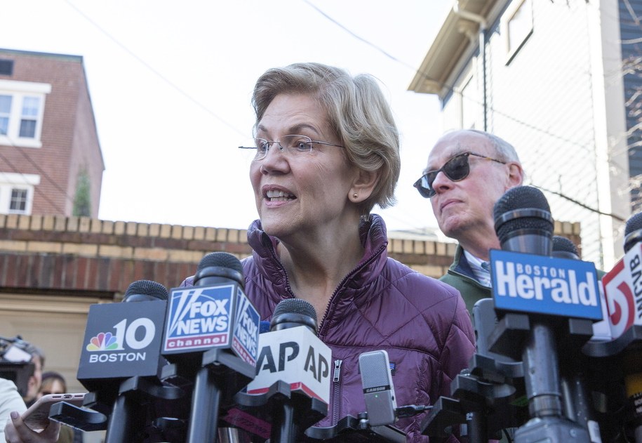 Elizabeth Warren podczas konferencji prasowej /CJ GUNTHER /PAP/EPA