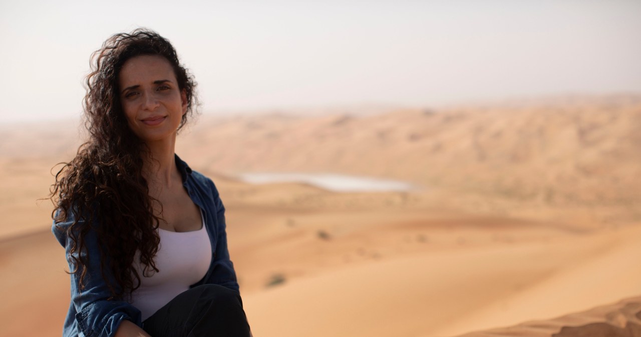 Ella Al-Shamahi w serii "Człowiek. Historia ewolucji" /BBC /materiały prasowe