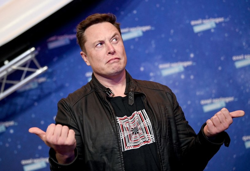 Elon Musk musi zapłacić odszkodowanie inwestorom Tesli. /AFP