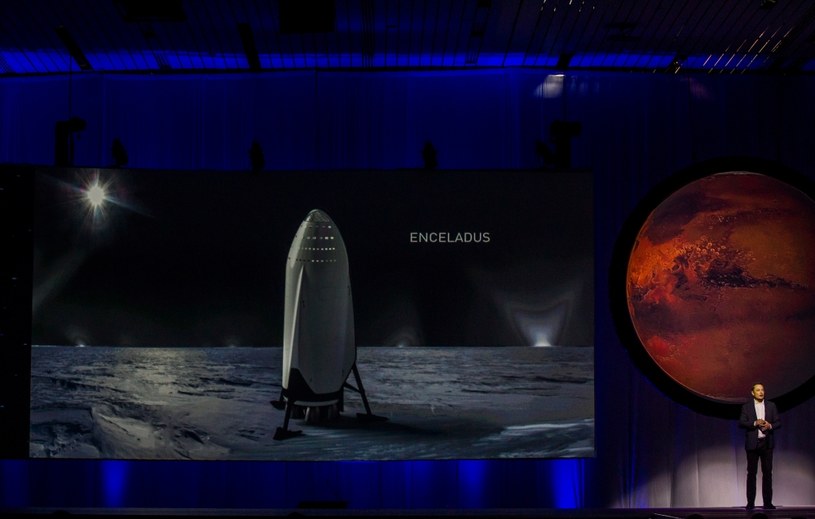 Elon Musk na konferencji Międzynarodowego Kongresu Astronautycznego w Guadalajarze /AFP