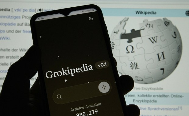 Elon Musk odpalił Grokipedię. Na razie szału nie ma