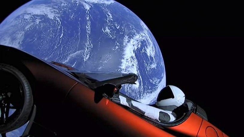 Elon Musk oferuje 100 milionów dolarów na technologię redukcji poziomu CO2 w atmosferze /Geekweek