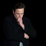 Elon Musk pierwszą osobą w historii, która straciła 200 mld dolarów