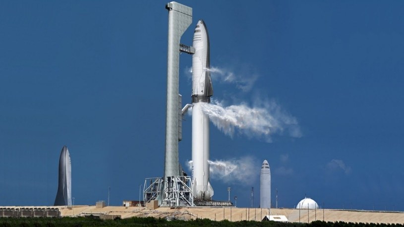Elon Musk pokazał część prototypu rakiety SuperHeavy i statku Starship /Geekweek
