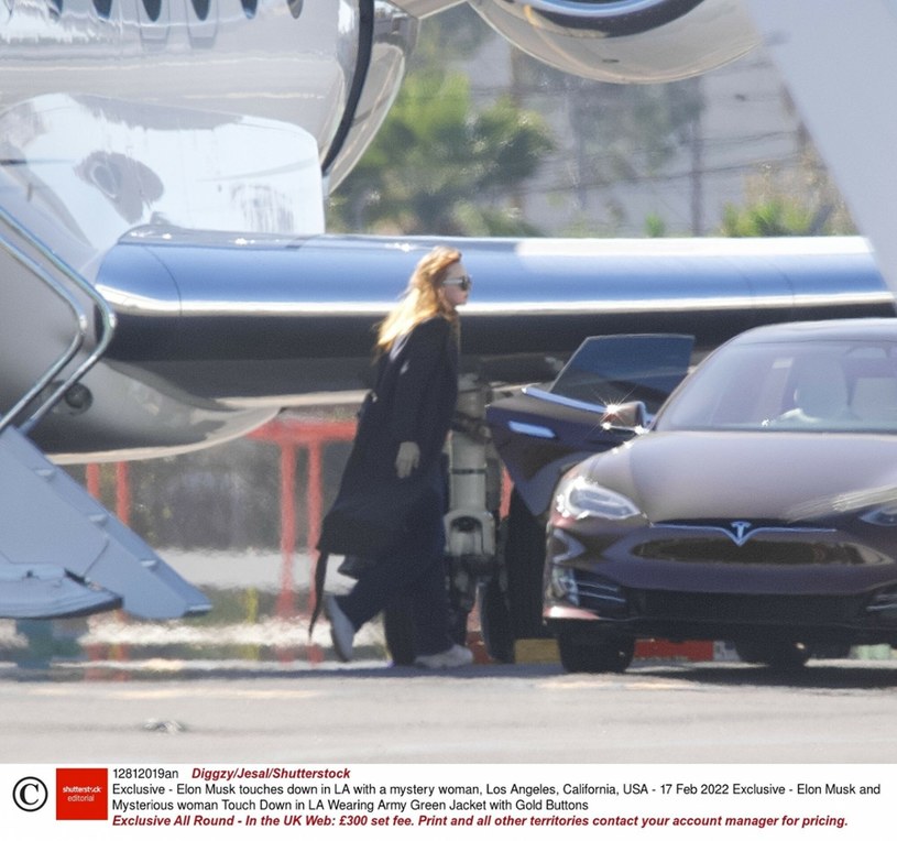 Elon Musk przyłapany na lotnisku z nową partnerką /Rex Features/EAST NEWS /East News