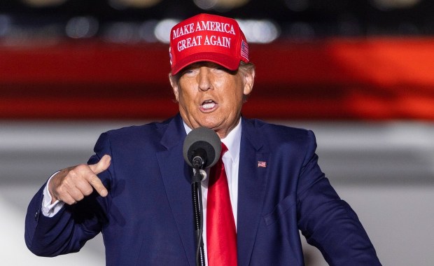 Elon Musk przywrócił konto Donalda Trumpa na Twitterze. Były prezydent nie chce wracać