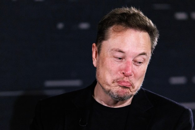 Elon Musk - szacuje się, że posiada około 180 miliardów funtów /Tolga Akmen/POOL /PAP/EPA