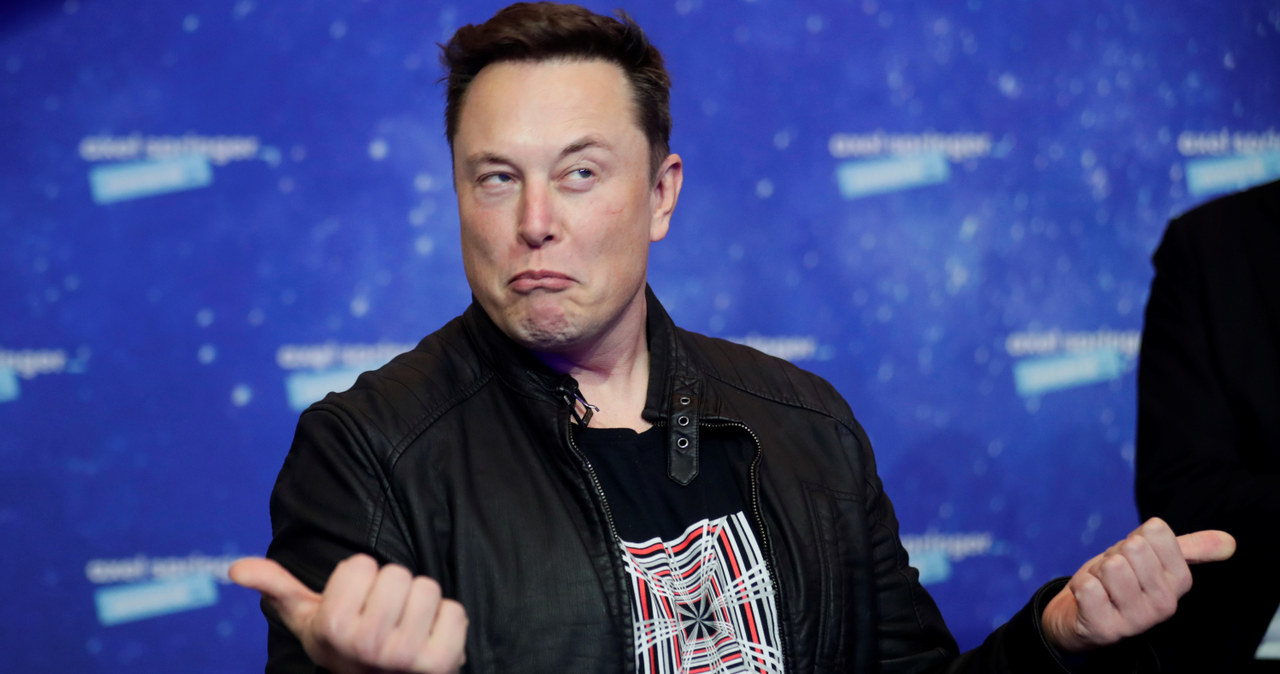 Elon Musk utworzył na swoim koncie na Twitterze ankietę, w której użytkownicy mogą zagłosować o przyszłości miliardera w roli szefa platformy /AFP