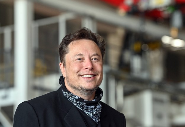 Elon Musk wybrany człowiekiem roku magazynu "Time" /PATRICK PLEUL  /PAP/DPA