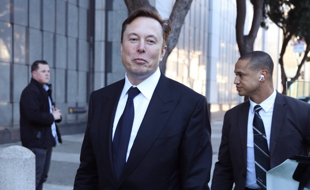 Elon Musk wzywa do wstrzymania prac nad sztuczną inteligencją