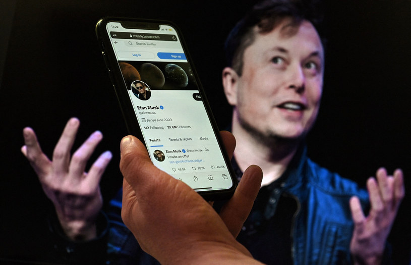 Elon Musk zapowiada, że Twitter dopiero w 2023 r. zanotuje zyski. /OLIVIER DOULIERY/AFP /AFP