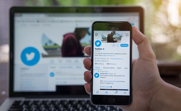 Elon Musk zwalnia pracowników Twittera… mailowo