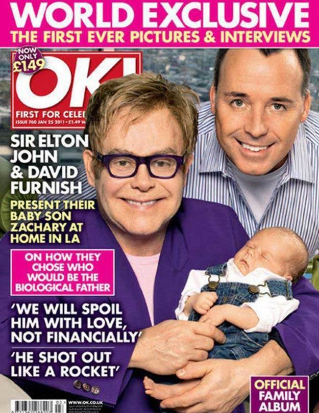 Elton i David z synem Zacharym na okładce magazynu "OK!" /- /pomponik.pl