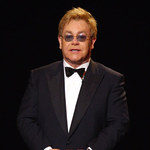 Elton John dochodzi do zdrowia