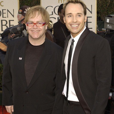 Elton John i David Furnish /AFP