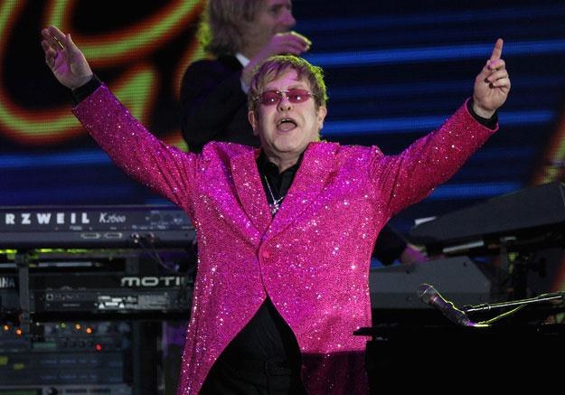 Elton John otrzyma medal z rąk Lecha Wałęsy fot. Dan Kitwood /Getty Images/Flash Press Media