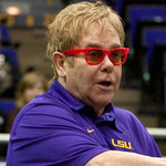 Elton John otwiera sklep