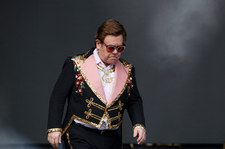 Elton John przerwał koncert: Muszę już iść, przepraszam. Wokalista ma zapalenie płuc