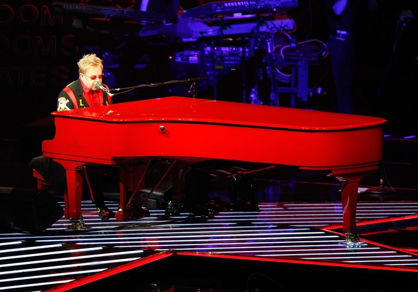 Elton John przy jednym ze swoim fortepianów /Ethan Miller /Getty Images