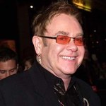 Elton John zmuszony