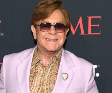 Elton John zrobił sobie naszyjnik... z własnej rzepki. "Wygląda trochę jak stary artefakt z Egiptu"