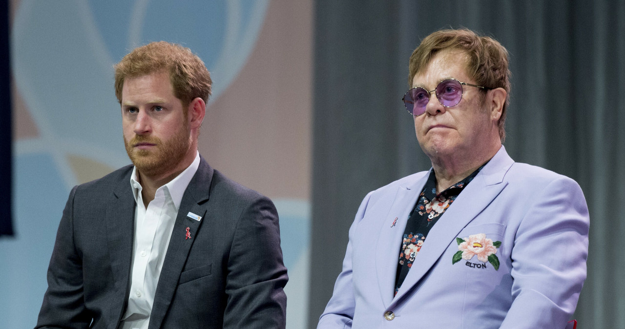 Elton zrezygnował z przybycia do Pałacu Kensington, o czym rzekomo uprzedził rodzinę królewską, wysyłając jej przeprosiny. Zabraknie także Harry'ego /IMP Features/Patrick van Emst/East News /East News