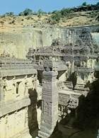 Elura, świątynia Kajlasanathy, VIII w. /Encyklopedia Internautica
