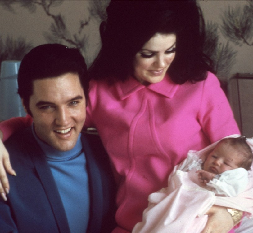 Elvis Presley, Priscilla Beaulieu Presley i Lisa Marie Presley /Michael Ochs Archives /Getty Images
