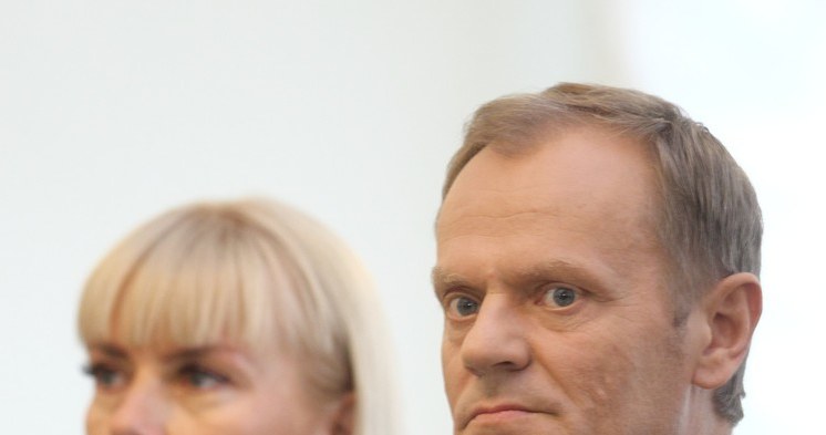 Elżbieta Bieńkowksa i Donald Tusk /- /East News