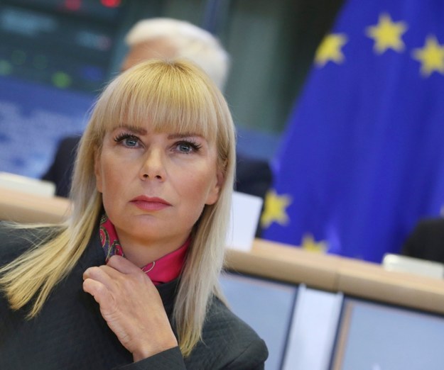 Elżbieta Bieńkowska podczas przesłuchania w europarlamencie /OLIVIER HOSLET /PAP/EPA