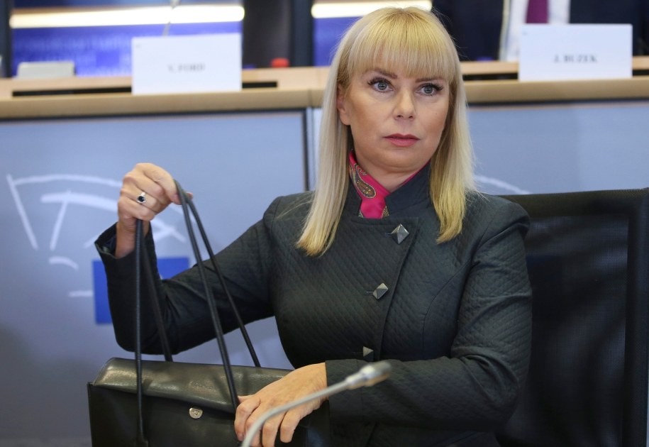 Elżbieta Bieńkowska /OLIVIER HOSLET /PAP/EPA