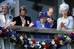 Elżbieta II odwiedziła Epsom Derby. Brytyjczycy świętują 