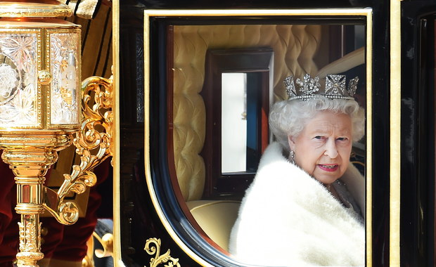 Elżbieta II przedstawiła plany rządu Davida Camerona 