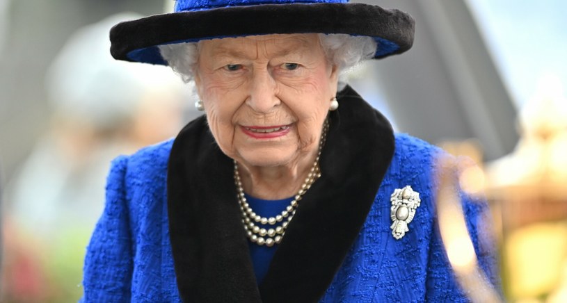 Elżbieta II stawiała na kreacje w wyrazistych kolorach /Hugh Routledge/Shutterstock /East News