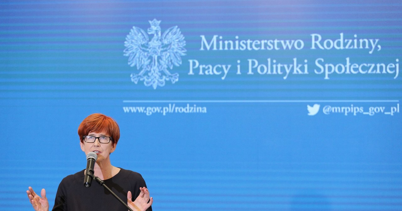Elżbieta Rafalska, minister rodziny, pracy i polityki społecznej. Fot. Paweł Supernak /123RF/PICSEL