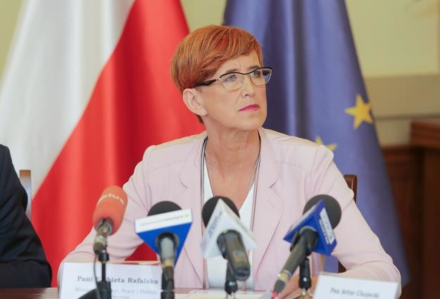 Elżbieta Rafalska, minister rodziny, pracy i polityki społecznej . Fot. Tomasz Waszczuk /PAP