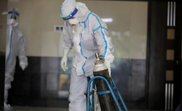 EMA rozpoczęła przyspieszoną ocenę leku dla chorych na Covid-19