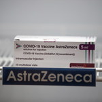 EMA zapewnia: Szczepionka firmy AstraZeneca nie zwiększa ryzyka zakrzepów