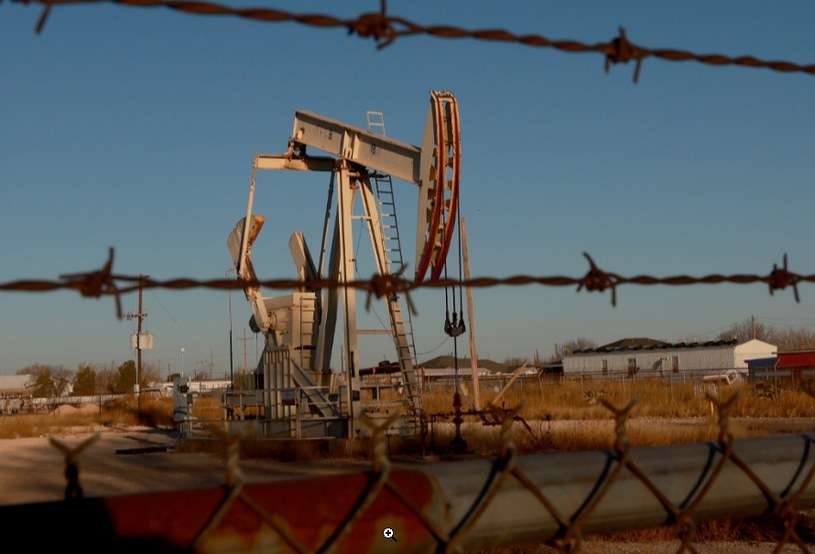 Embargo na rosyjską ropę kluczowe dla dochodów Rosji /JOE RAEDLE / GETTY IMAGES NORTH AMERICA  /AFP