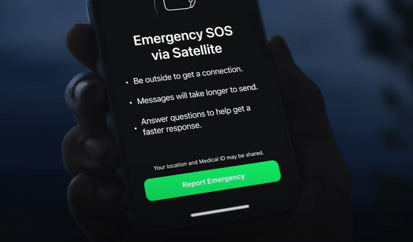 Emergency SOS pomogło powiadomić służby ratunkowe /Zrzut ekranu/YouTube/Apple/"Introducing Emergency SOS via satellite | Apple" /Informacja prasowa