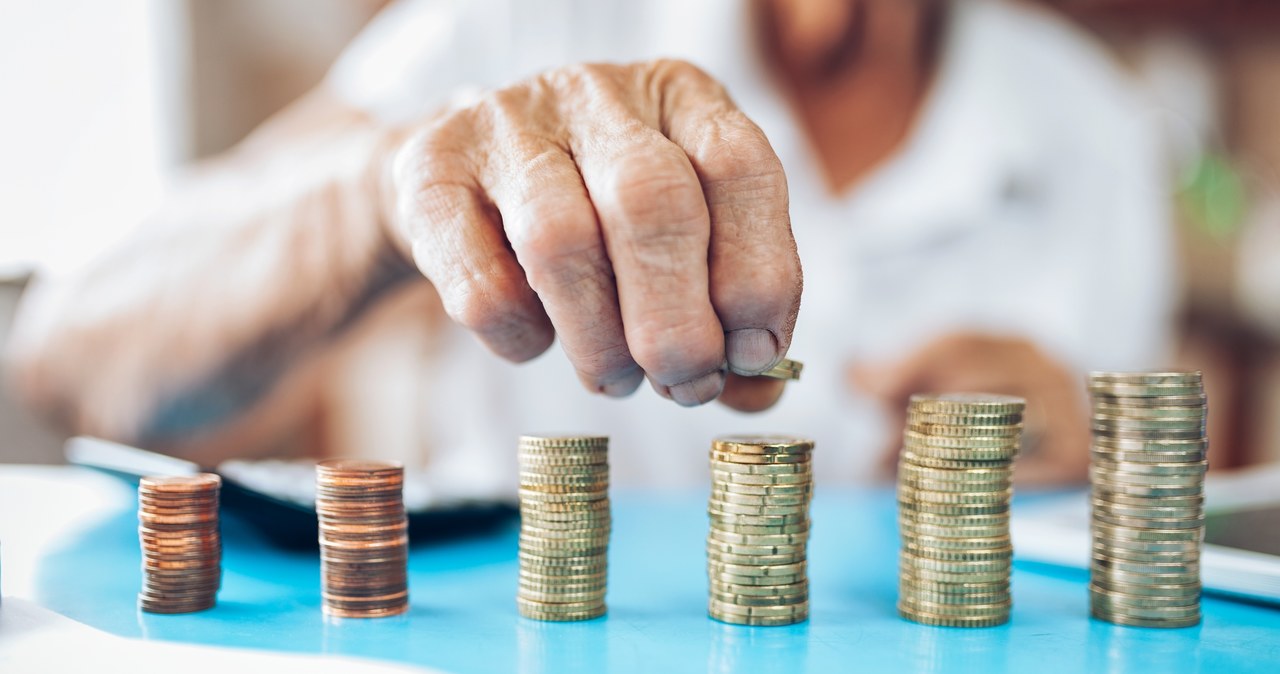Emeryci, którzy ukończyli powszechny wiek emerytalny, mogą dorabiać do swojej emerytury bez ograniczeń /123RF/PICSEL