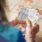Emeryci mogą zyskać nawet 400 zł więcej. Wystarczy jeden wniosek