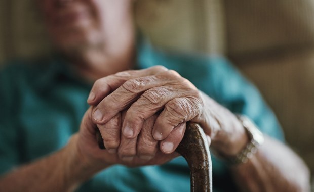 Emeryci nadal z głodowymi świadczeniami. Znamy plany rządu