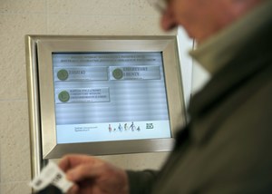 Emeryt dostawał przez rok podwójne świadczenie. Wszystko przez pomyłkę ZUS