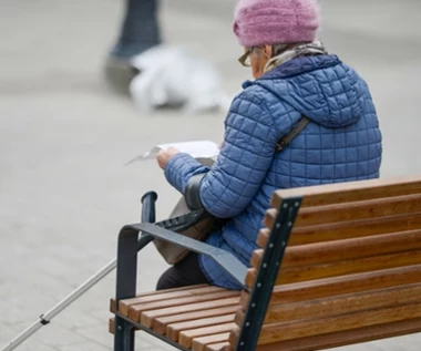 Emerytury groszowe. Skąd się biorą? Dostają po kilka groszy świadczenia