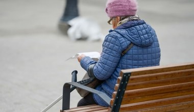 Emerytury groszowe. Skąd się biorą? Dostają po kilka groszy świadczenia